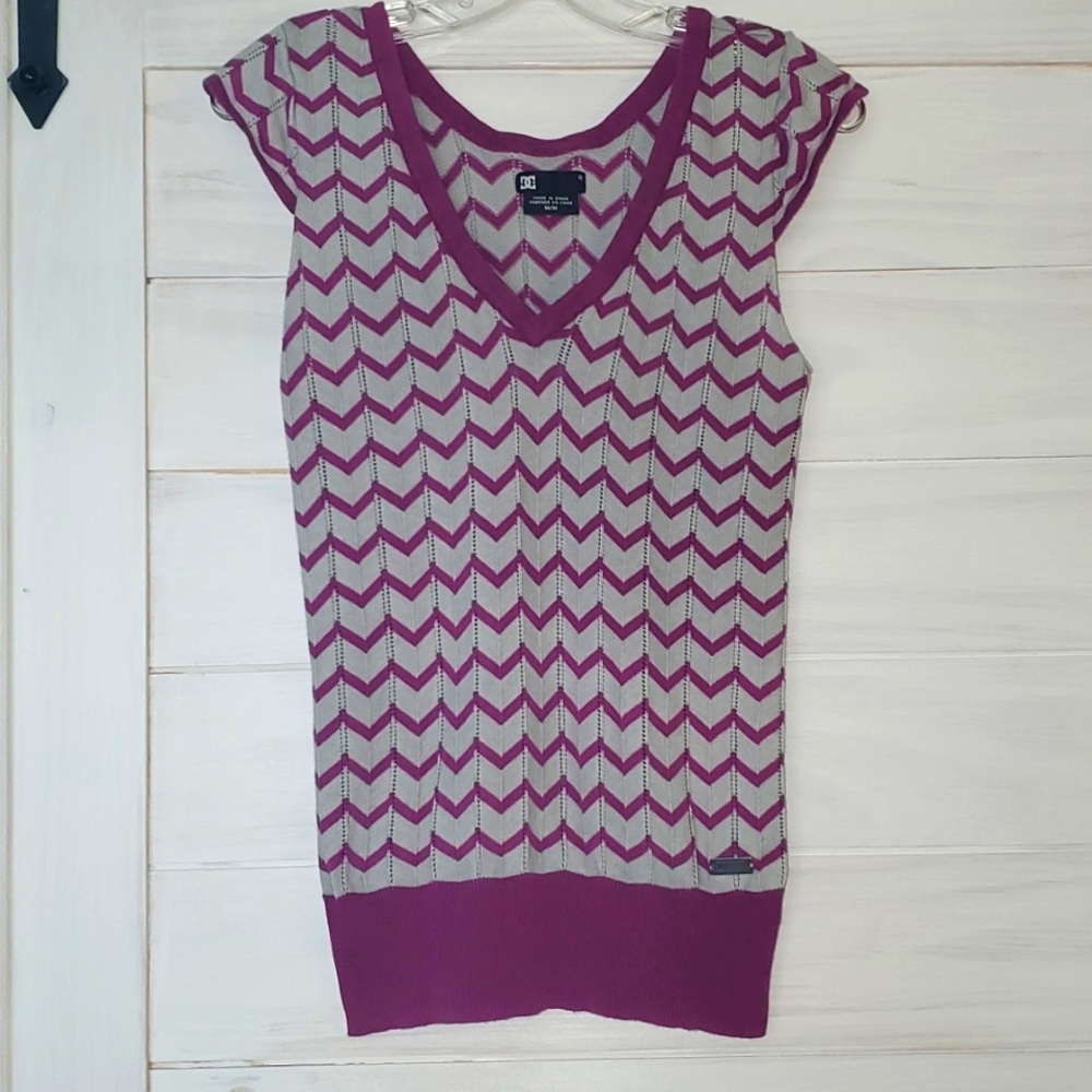 3/$10 DC chevron sweater top size medium